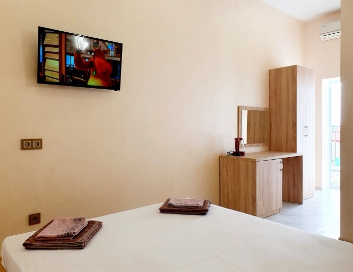 Комфорт Комфорт 2-местный с выходом на террасу - Гостевой дом «У Марты» Геленджик