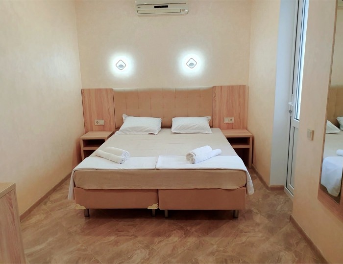 Комфорт Комфорт 2-местный с индивидуальным балконом - Гостевой дом «У Марты» Геленджик