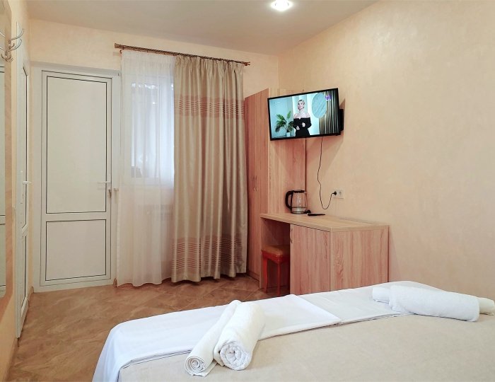 Комфорт Комфорт 2-местный с индивидуальным балконом - Гостевой дом «У Марты» Геленджик