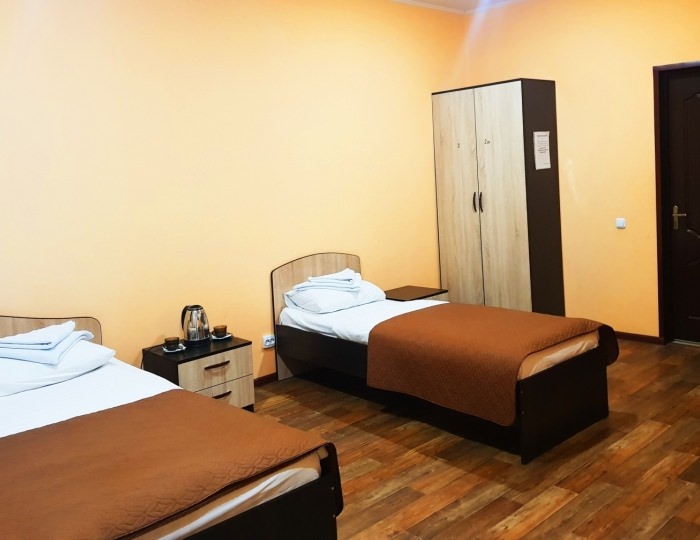 Стандартный 4-местный (№4,9,10) - Гостиница Hotel ЮГ / ЮГ Шушенское