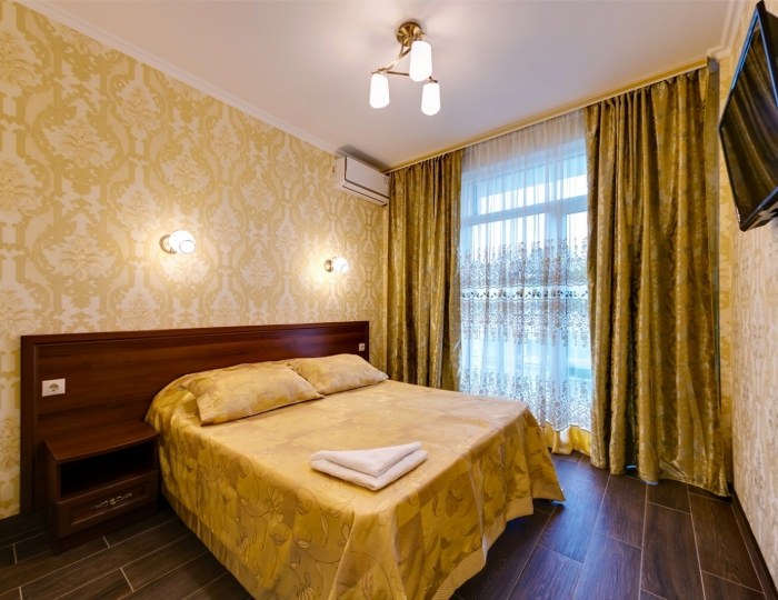 Стандарт 2-местный с балконом - Отель «Версаль» Архипо-Осиповка