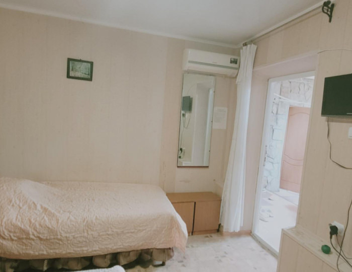 3-местная комната эконом (общие удобства) - Гостевой дом «Друзья» Геленджик