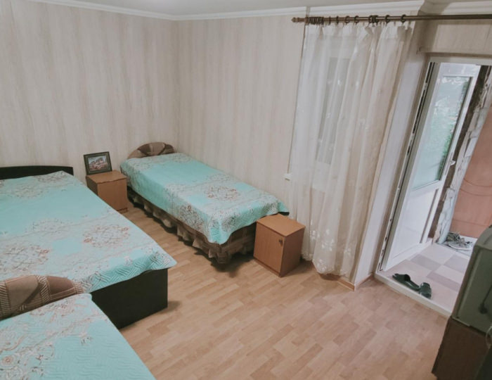 4-местная комната эконом (общие удобства) - Гостевой дом «Друзья» Геленджик