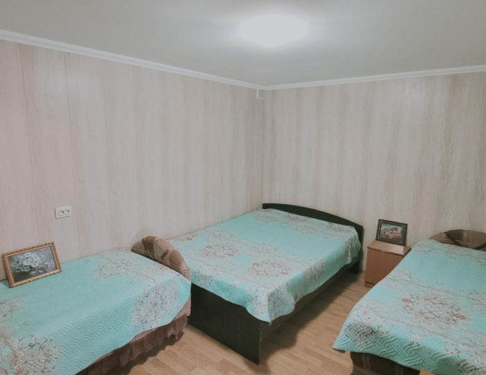4-местная комната эконом (общие удобства) - Гостевой дом «Друзья» Геленджик