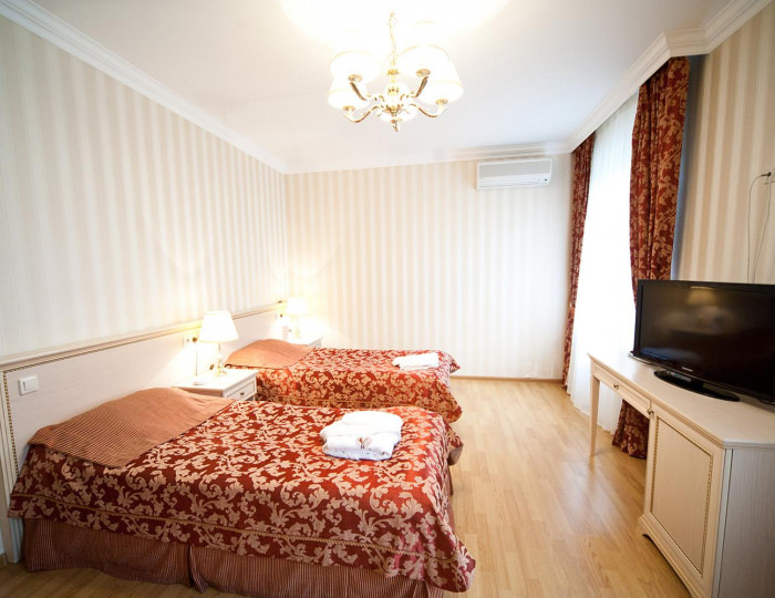 Номер улучшенный с 2 односпальными кроватями (с завтраком) - Гостиница «Интурист-Ставрополь»