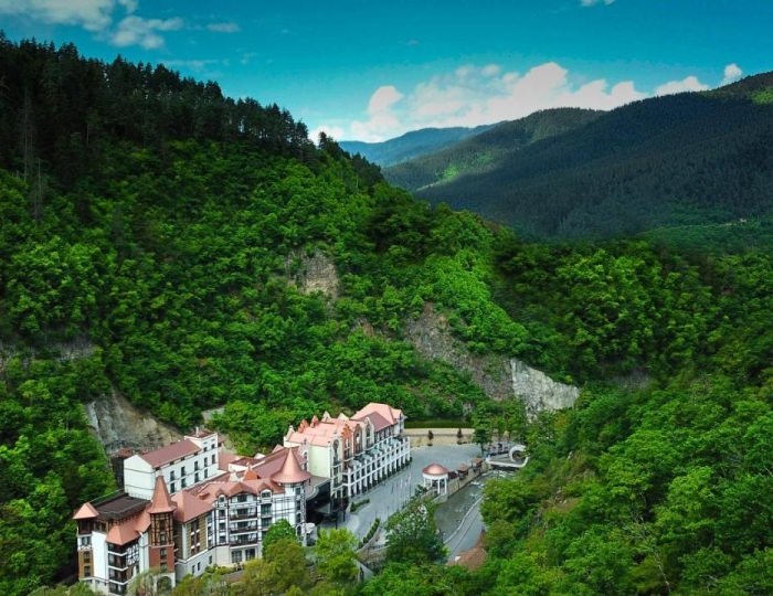 Гостиница Crowne Plaza Borjomi / Краун Плаза Боржоми Боржоми