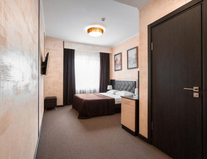 Номер стандарт с 1 двуспальной кроватью (с завтраком) - Гостиница «Айсберг Премиум» Старый Оскол