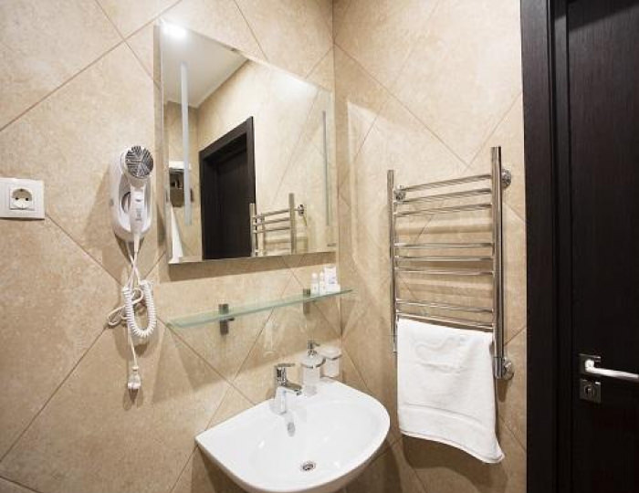 Номер стандарт с 1 двуспальной кроватью (с завтраком) - Гостиница «Айсберг Премиум» Старый Оскол