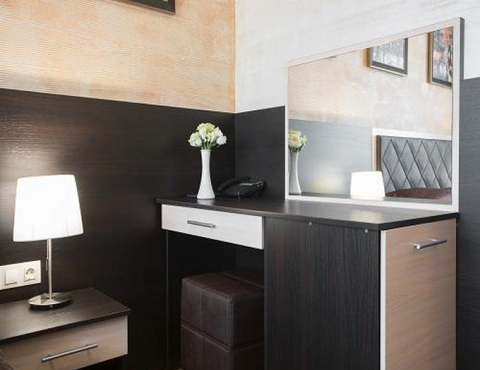 Номер стандарт с 1 двуспальной кроватью (с завтраком) - Гостиница «Айсберг Премиум» Старый Оскол