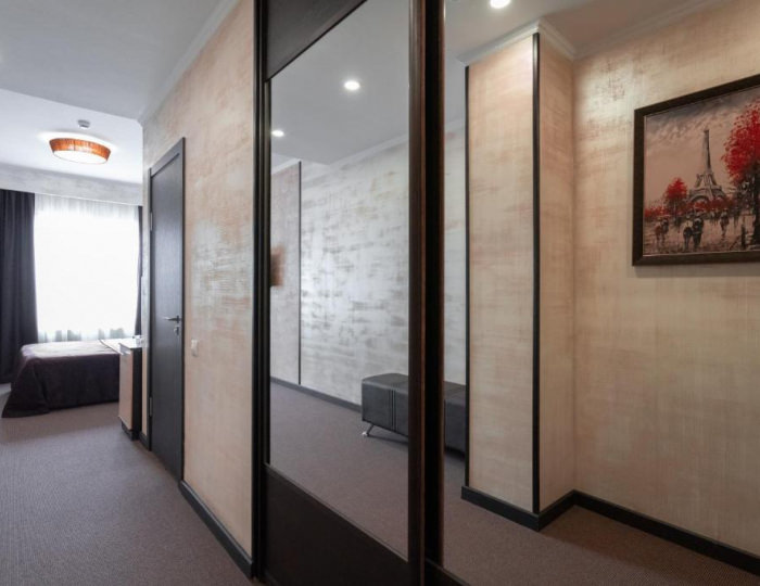 Номер стандарт с 1 двуспальной кроватью (с завтраком) - Гостиница «Айсберг Премиум» Старый Оскол