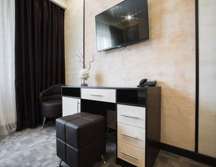 Номер стандарт улучшенный с 1 двуспальной кроватью (с завтраком) - Гостиница «Айсберг Премиум» Старый Оскол