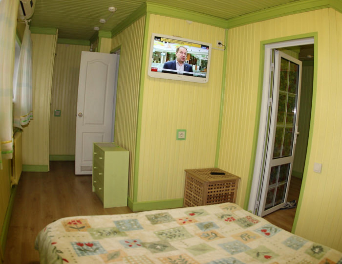 4-местный 2-комнатный номер полулюкс семейный с 2 двуспальными кроватями - Отель «Баден-Баден» Архипо-Осиповка