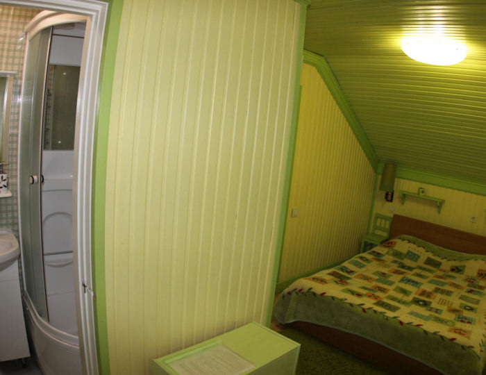 4-местный 2-комнатный номер полулюкс семейный с 2 двуспальными кроватями - Отель «Баден-Баден» Архипо-Осиповка