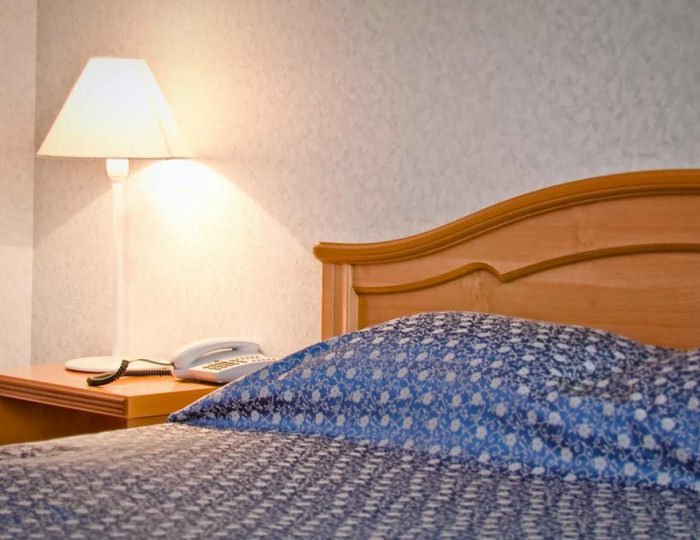 Номер стандарт с 1 двуспальной кроватью (с завтраком) - Гостиница «Стойлянка» Старый Оскол