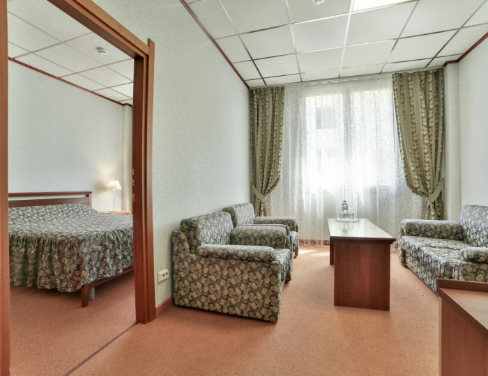 Номер люкс с 1 двуспальной кроватью (с завтраком) - Гостиница «Стойлянка» Старый Оскол