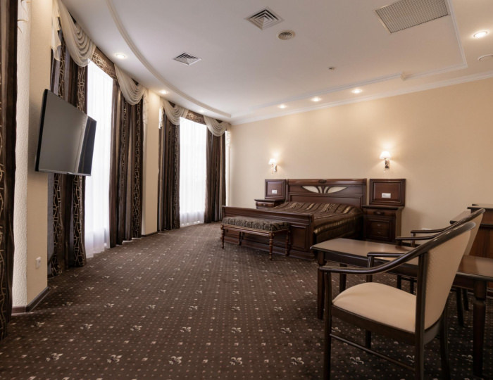 Номер люкс (с завтраком) - Гостиница «Гранд Отель Старый Оскол»