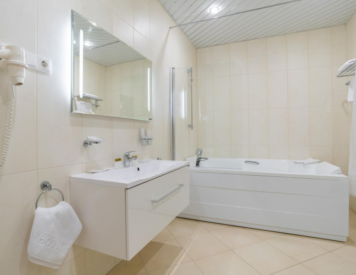 Номер люкс (с завтраком) - Гостиница «Гранд Отель Старый Оскол»