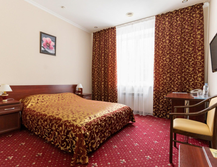 Номер стандарт с 1 двуспальной кроватью (с завтраком) - Гостиница «Гранд Отель Старый Оскол»