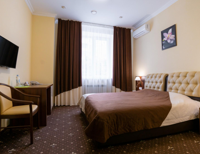 Номер стандарт с 1 двуспальной кроватью (с завтраком) - Гостиница «Гранд Отель Старый Оскол»