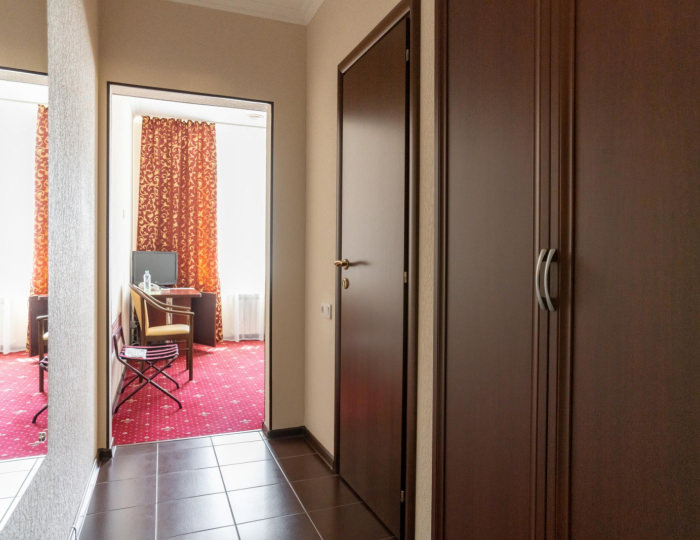 Номер стандарт с 1 двуспальной кроватью (с завтраком) - Гостиница «Гранд Отель Старый Оскол»