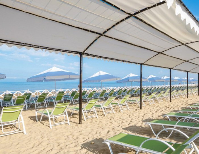 Песчаный пляж - Отель Resort & Spa Doville 5* / СПА отель Довиль 5*