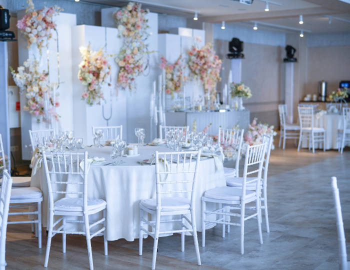 Малый зал ресторана «Normandie» - Отель Resort & Spa Doville 5* / СПА отель Довиль 5*