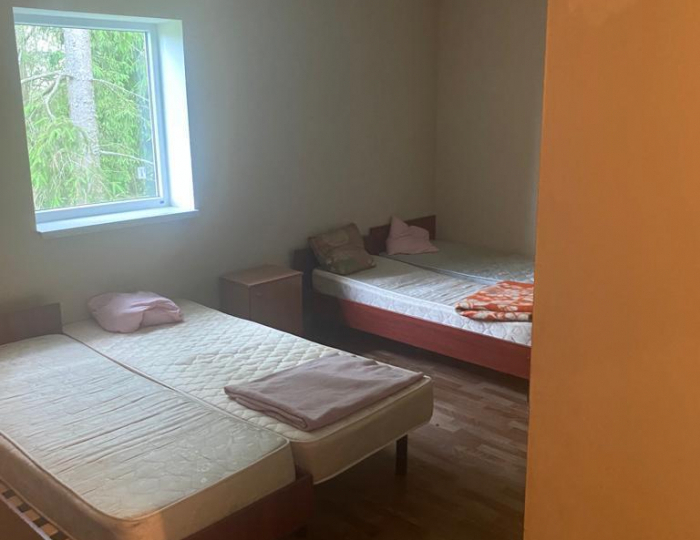 4-местный номер эконом с балконом в корпусе 1 (мансарда) - База отдыха «Протва» Воскресенки