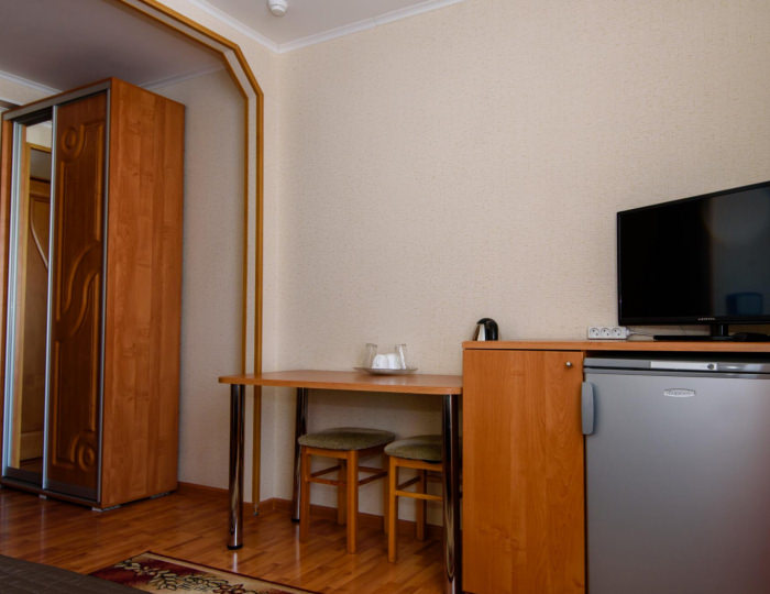 Номер стандарт эконом с 1 двуспальной кроватью (с завтраком) - Гостиница «Баваренок» Белокуриха