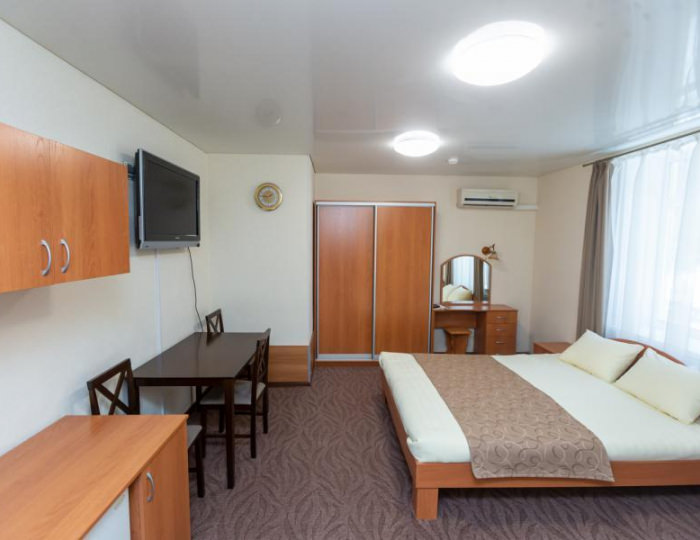 3-местный номер стандарт №101, 104 - Пансионат «Старые друзья» Белокуриха