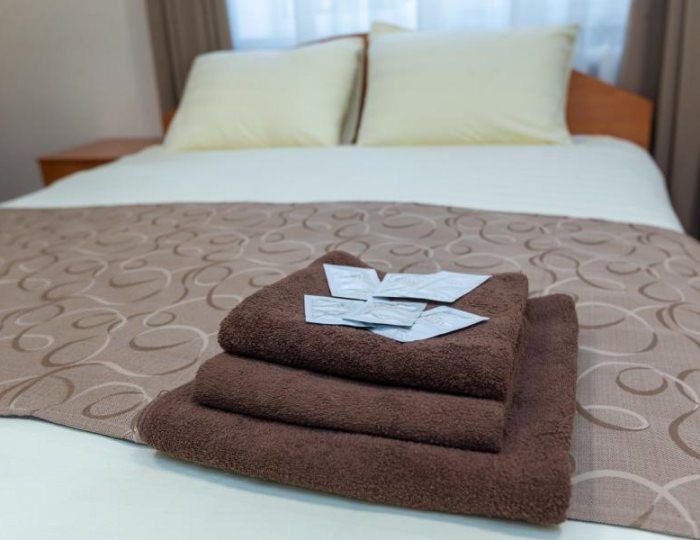 3-местный номер стандарт №101, 104 - Пансионат «Старые друзья» Белокуриха