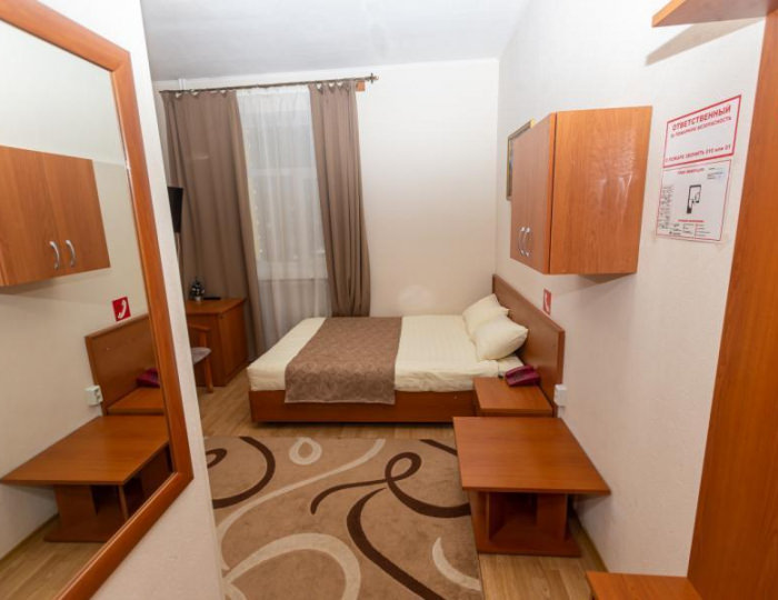 Номер стандарт с 1 двуспальной кроватью №102, 203 - Пансионат «Старые друзья» Белокуриха