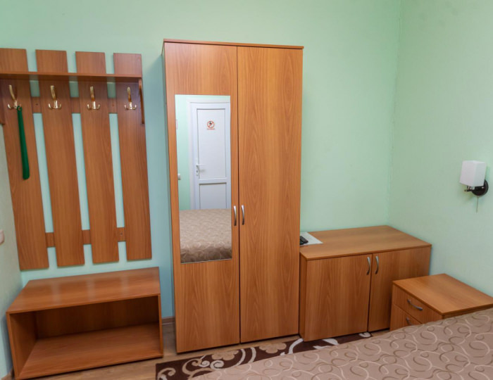 Номер эконом с 1 двуспальной кроватью №10, 14 - Пансионат «Старые друзья» Белокуриха