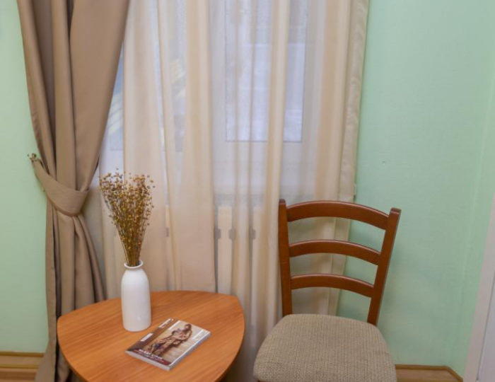 Номер эконом с 1 двуспальной кроватью №10, 14 - Пансионат «Старые друзья» Белокуриха