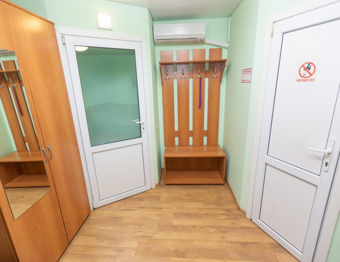 Номер эконом с 1 двуспальной кроватью №12, 13 - Пансионат «Старые друзья» Белокуриха