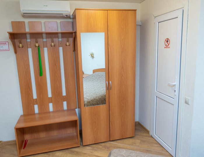 Номер эконом с 1 двуспальной кроватью №11 - Пансионат «Старые друзья» Белокуриха