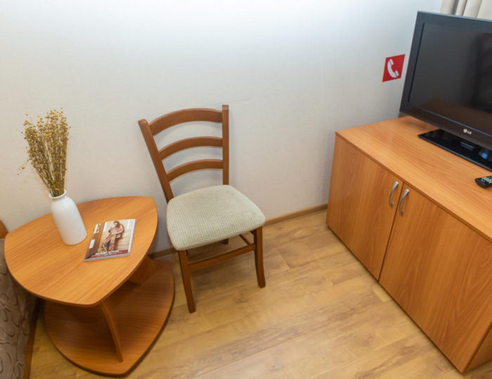 Номер эконом с 1 двуспальной кроватью №11 - Пансионат «Старые друзья» Белокуриха