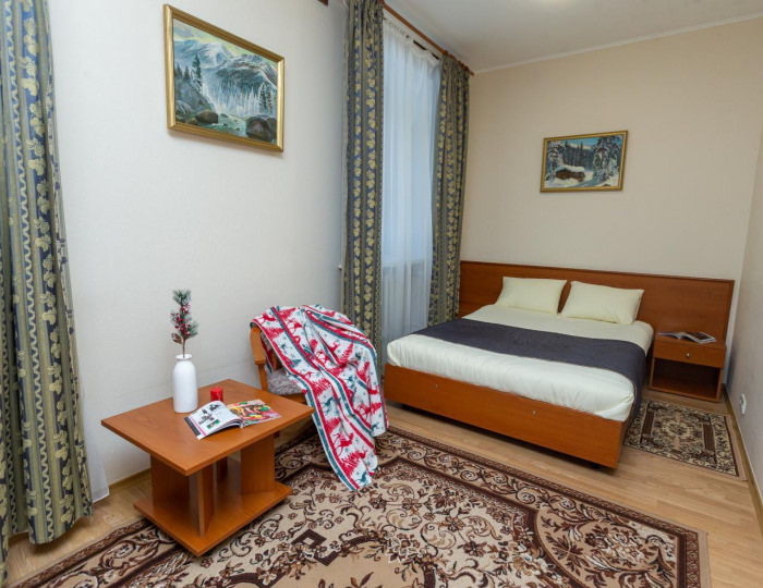 Номер стандарт с 1 двуспальной кроватью №103, 201,301,303,305 - Пансионат «Старые друзья» Белокуриха