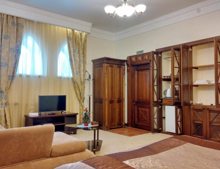 Номер полулюкс с 1 двуспальной кроватью - Мини-отель «Беркут» Белокуриха