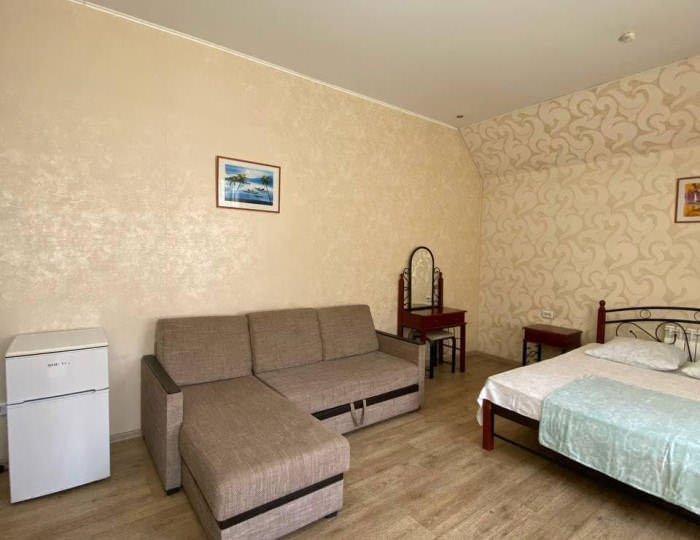 2-местная комната стандарт студия (мансарда) - Гостевой дом «Кристина и Карина» Барнаул