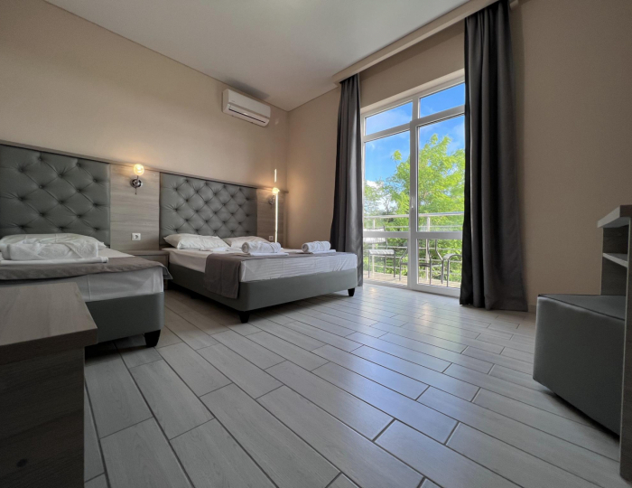 3-местный номер улучшенный 2-3 этаж - Отель Moon / Мун Геленджик