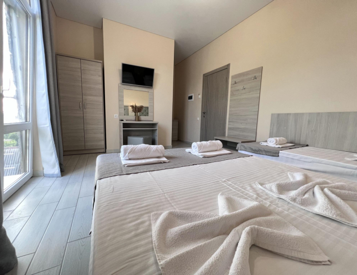 3-местный номер улучшенный 2-3 этаж - Отель Moon / Мун Геленджик