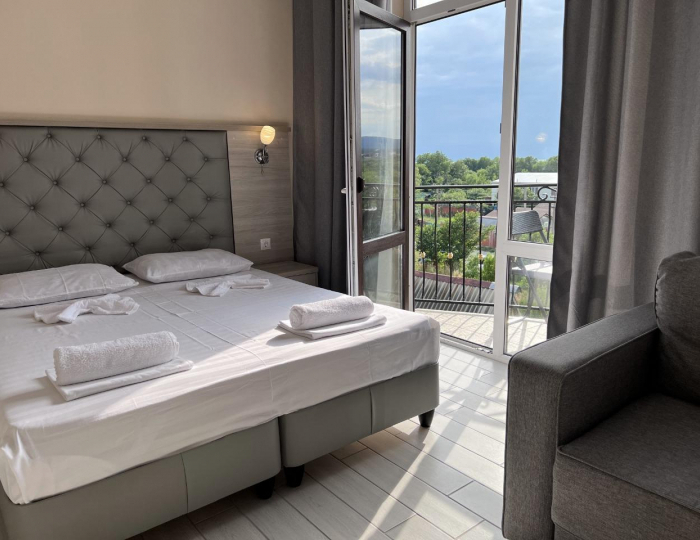 4-местный номер люкс с балконом - Отель Moon / Мун Геленджик