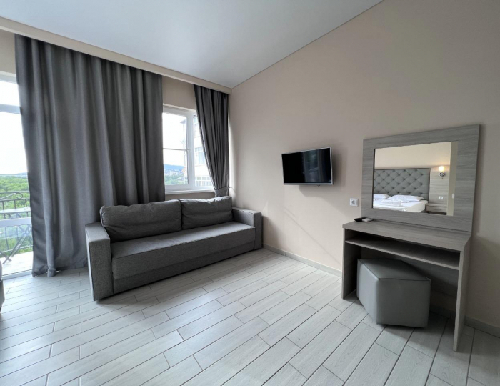 4-местный номер люкс с балконом - Отель Moon / Мун Геленджик