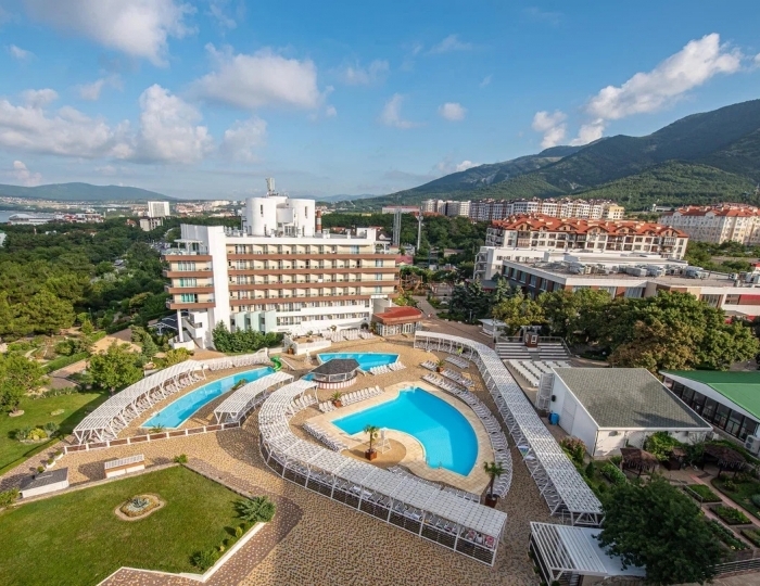 Отель Alean Family Biarritz / Алеан Фэмили Биарриц