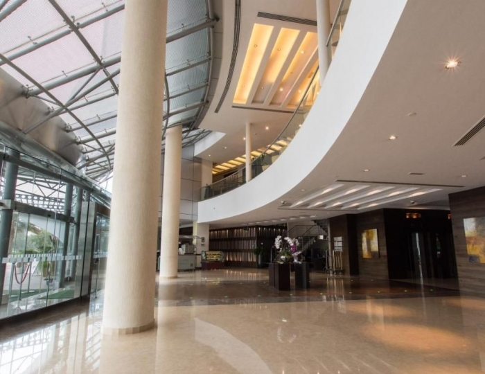 Holiday Inn Abu Dhabi, an IHG Hotel 4 звезды, Абу-Даби, ОАЭ