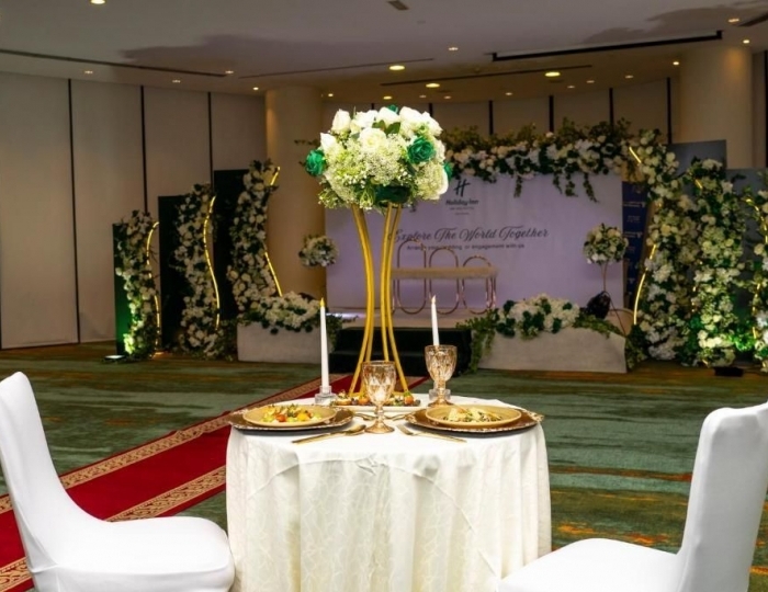 Holiday Inn Abu Dhabi, an IHG Hotel 4 звезды, Абу-Даби, ОАЭ