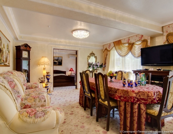 Люкс Люкс Президентский 2-местный 3-комнатный - Санаторий «Пятигорский Нарзан»