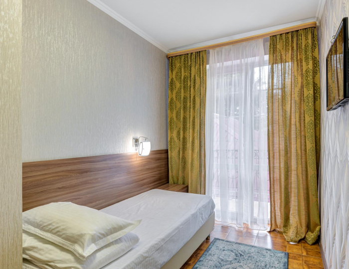 3-местный 2-комнатный номер стандарт с балконом - Гостевой дом «Яна» Геленджик