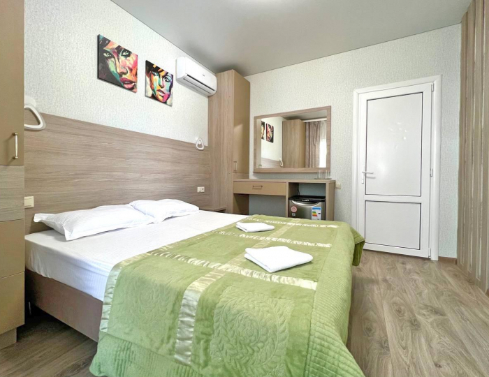 Номер стандарт с 1 двуспальной кроватью - Гостевой дом «Яна» Геленджик