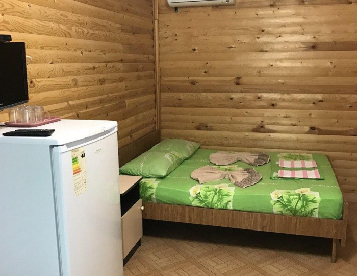 Комната эконом с 2 односпальными и 1 двуспальной кроватью - Гостевой дом «На Тургенева» Геленджик